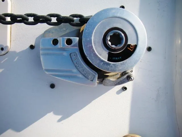 Slide: The Image of Sea Ray 380 Sundancer 2001 - 6