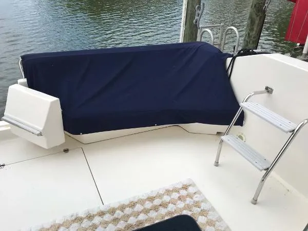 Slide: The Image of Sea Ray 500 Sedan Bridge 1996 - 8