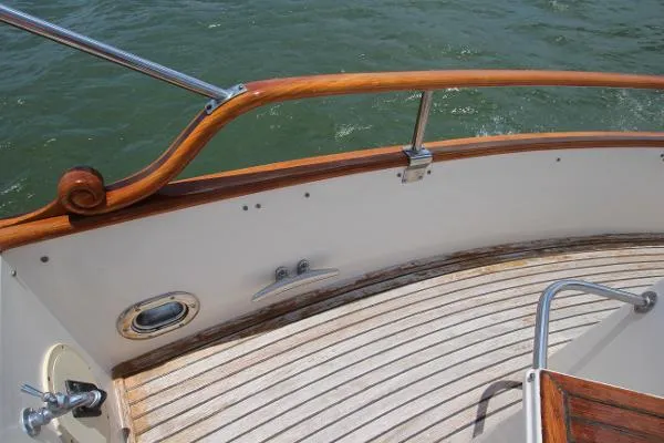 Slide: The Image of Grand Banks MOTORYACHT 1989 - 9
