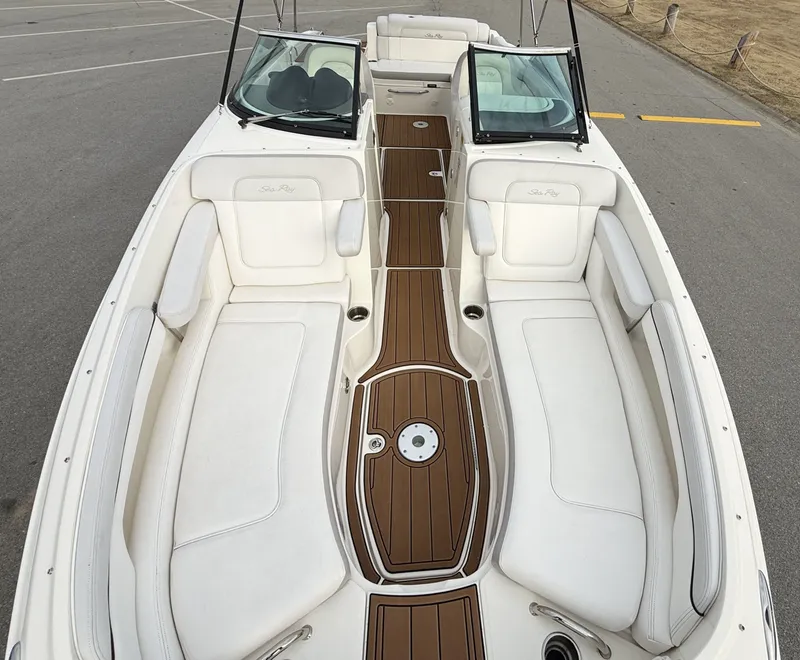 Slide: The Image of Sea Ray 260 Sundeck 2012 - 13