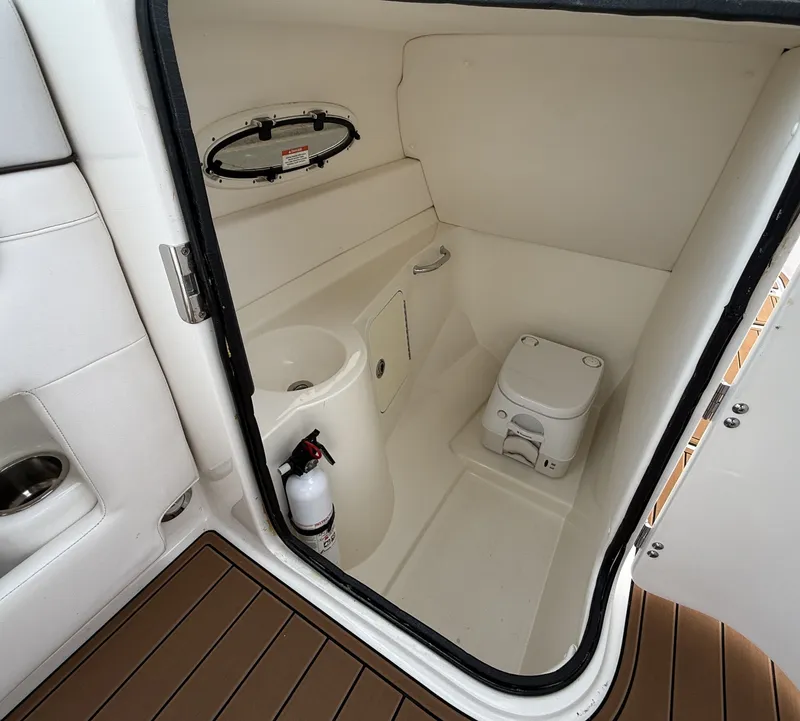 Slide: The Image of Sea Ray 260 Sundeck 2012 - 16