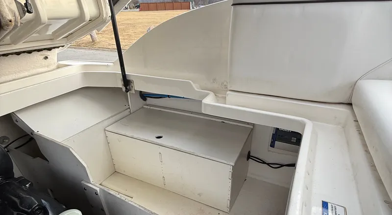 Slide: The Image of Sea Ray 260 Sundeck 2012 - 23