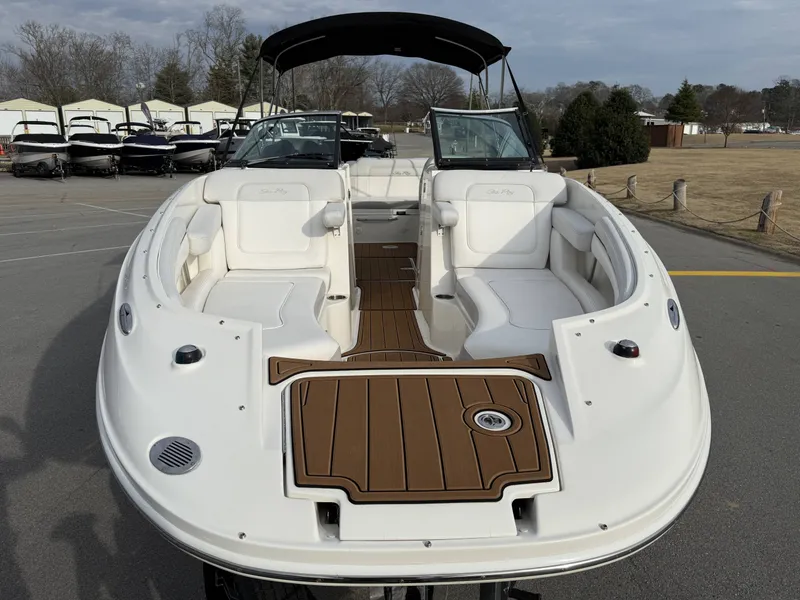 Slide: The Image of Sea Ray 260 Sundeck 2012 - 3