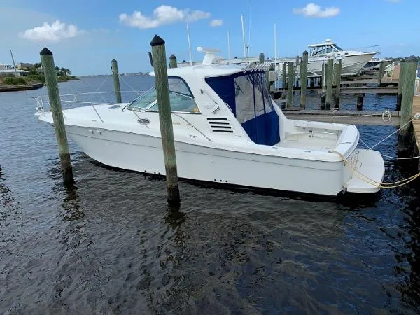 Slide: The Image of Sea Ray 370 Express Cruiser 1999 - 0