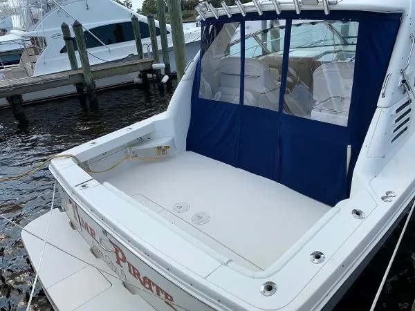 Slide: The Image of Sea Ray 370 Express Cruiser 1999 - 3
