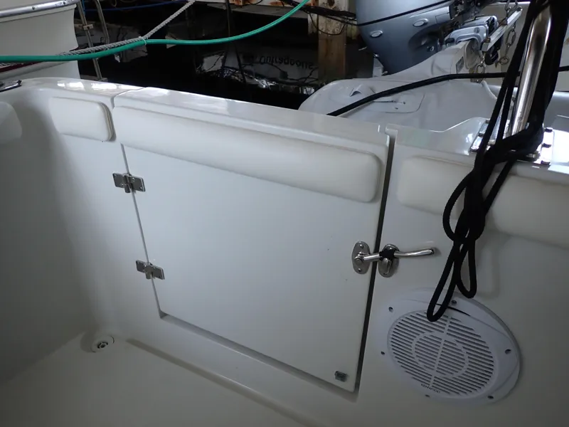 Slide: The Image of 1996 Carver 370 Voyager boat interior with white door and speaker. - 50