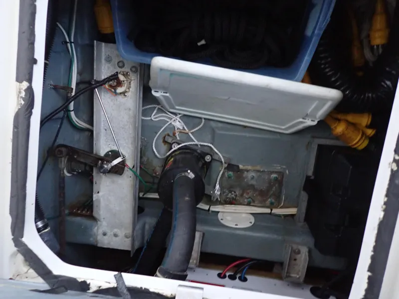 Slide: The Image of Carver 370 Voyager 1996 - 54