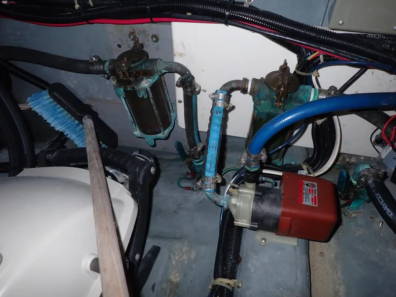 Slide: The Image of Carver 370 Voyager 1996 - 58