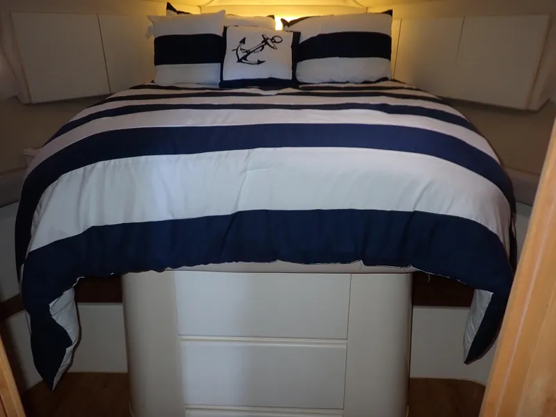 Slide: The Image of Carver Yachts 370 Voyager 1996 - 106