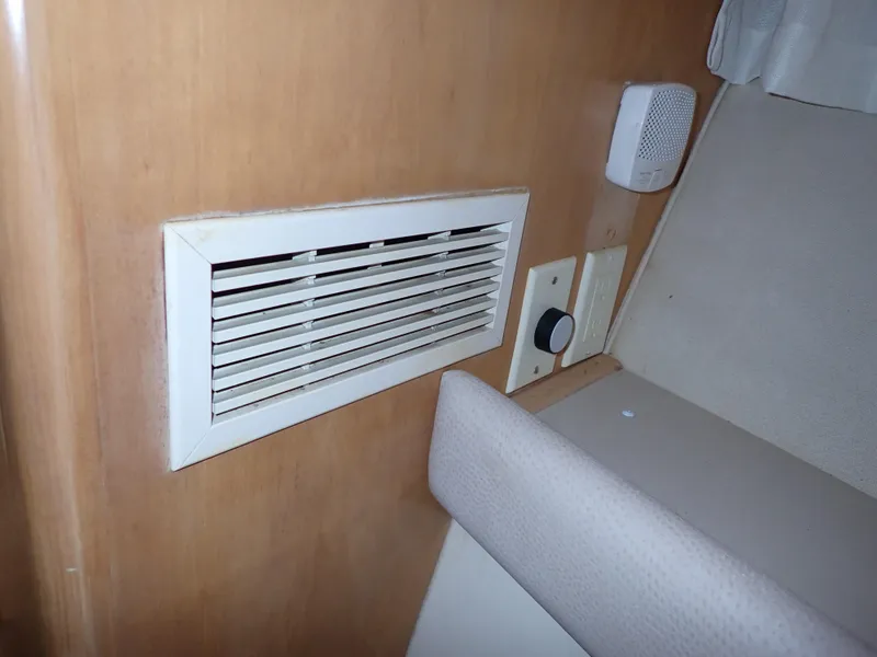 Slide: The Image of Carver Yachts 370 Voyager 1996 - 112