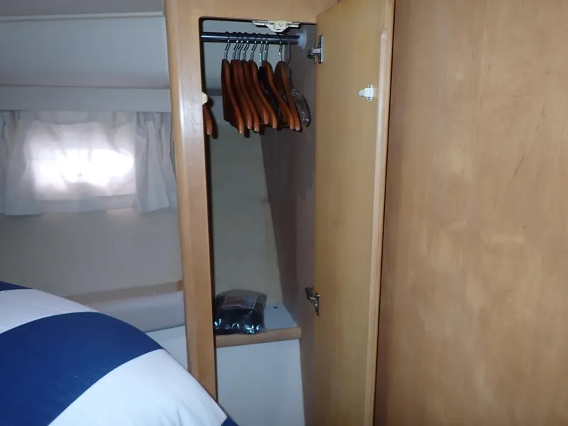 Slide: The Image of Carver Yachts 370 Voyager 1996 - 114