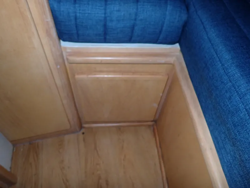 Slide: The Image of Carver Yachts 370 Voyager 1996 - 126