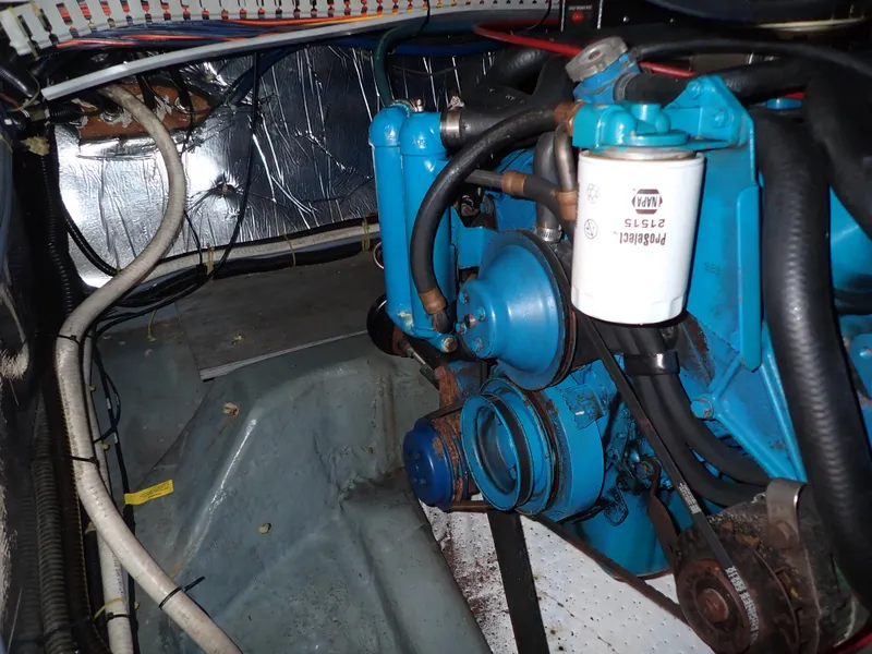 Slide: The Image of Carver Yachts 370 Voyager 1996 - 136