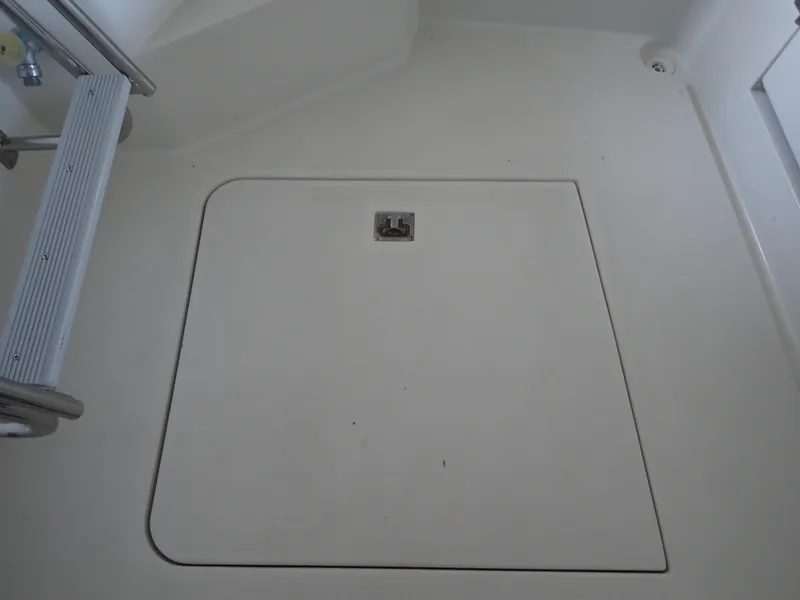 Slide: The Image of Carver Yachts 370 Voyager 1996 - 51