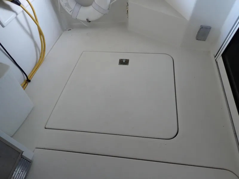 Slide: The Image of Carver Yachts 370 Voyager 1996 - 53