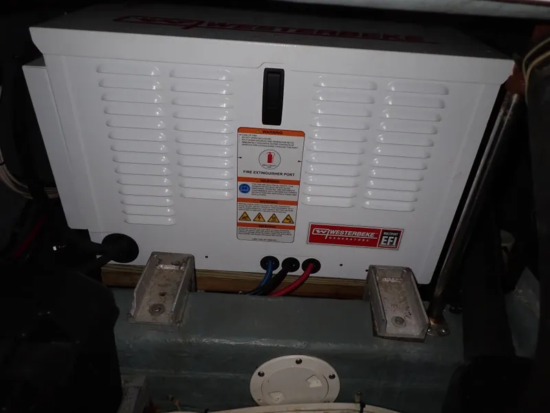 Slide: The Image of Carver Yachts 370 Voyager 1996 - 55