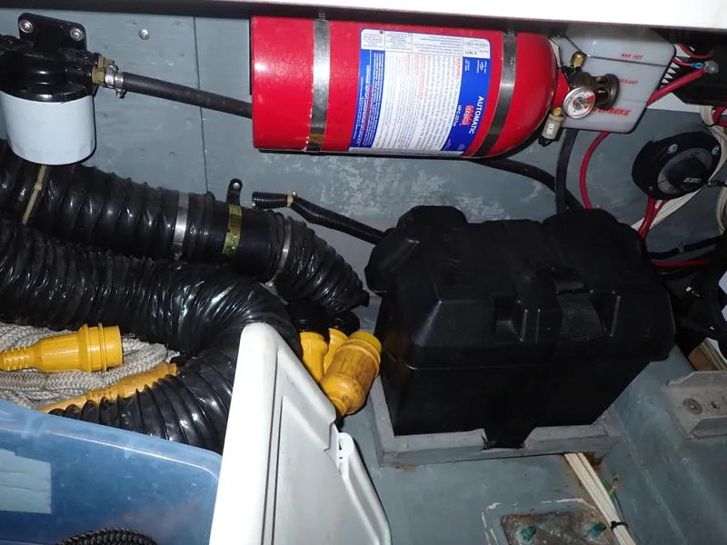 Slide: The Image of Carver Yachts 370 Voyager 1996 - 59