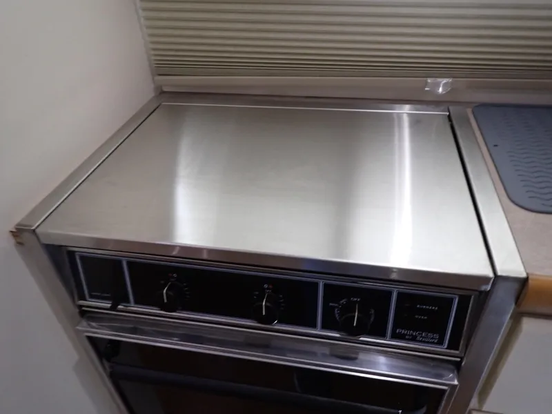 Slide: The Image of Carver Yachts 370 Voyager 1996 - 66