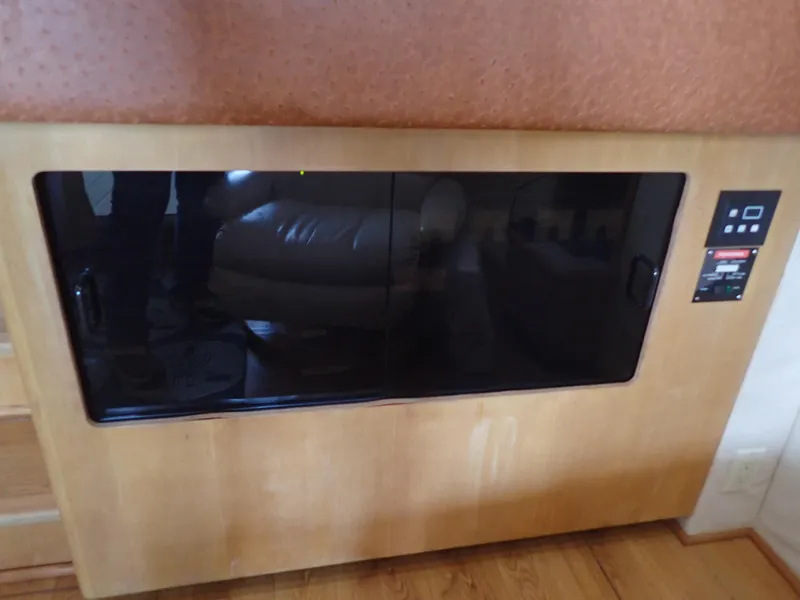 Slide: The Image of Carver Yachts 370 Voyager 1996 - 69