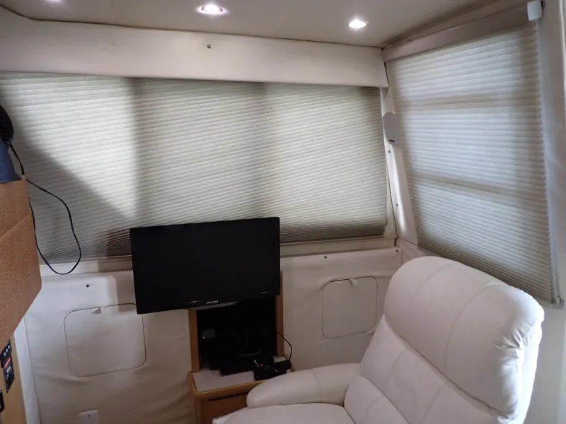 Slide: The Image of Carver Yachts 370 Voyager 1996 - 76