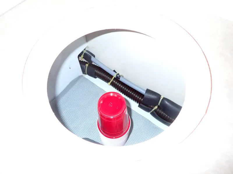 Slide: The Image of Carver Yachts 370 Voyager 1996 - 85