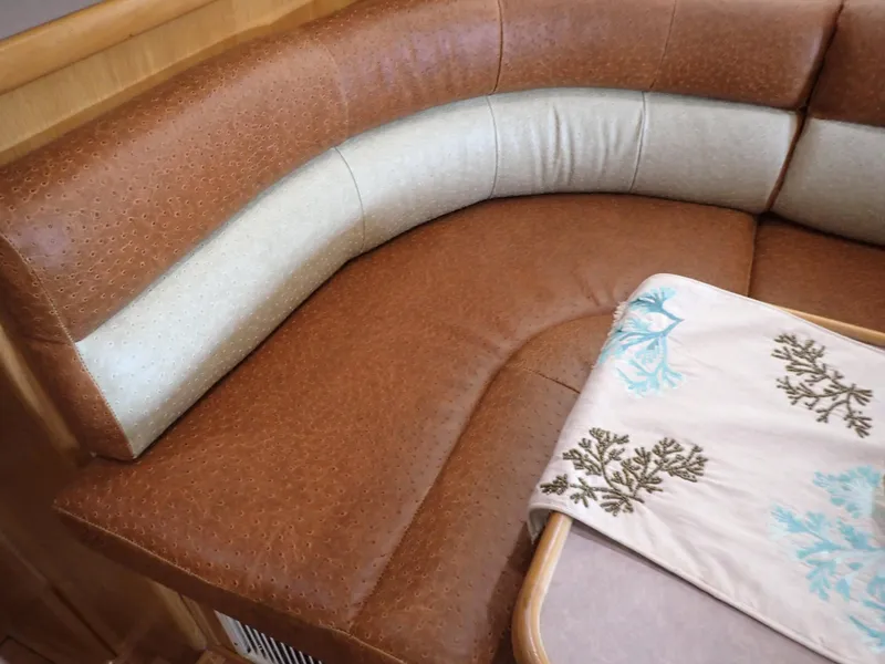 Slide: The Image of Carver Yachts 370 Voyager 1996 - 88