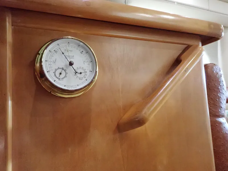 Slide: The Image of Carver Yachts 370 Voyager 1996 - 93