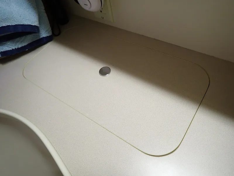 Slide: The Image of Carver Yachts 370 Voyager 1996 - 98