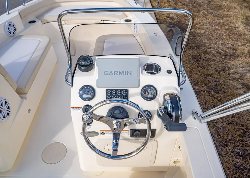 Slide: The Image of Scout 188 Sport Dorado 2026 - 12