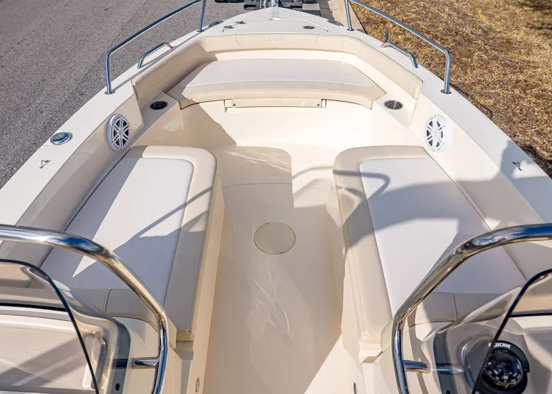 Slide: The Image of Scout 188 Sport Dorado 2026 - 22