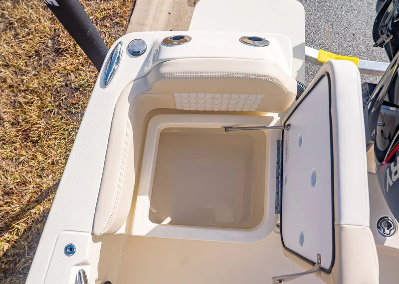 Slide: The Image of Scout 188 Sport Dorado 2026 - 9