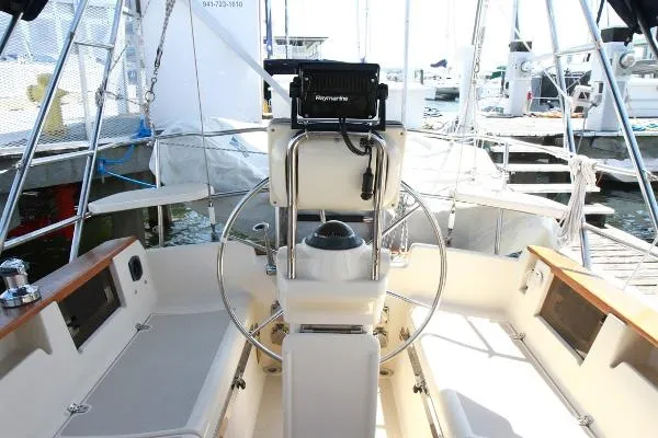 Slide: The Image of Island Packet 350 2000 - 6