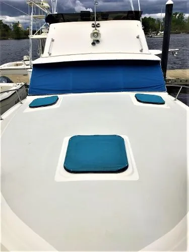 Slide: The Image of Silverton 34 Convertible 1981 - 6