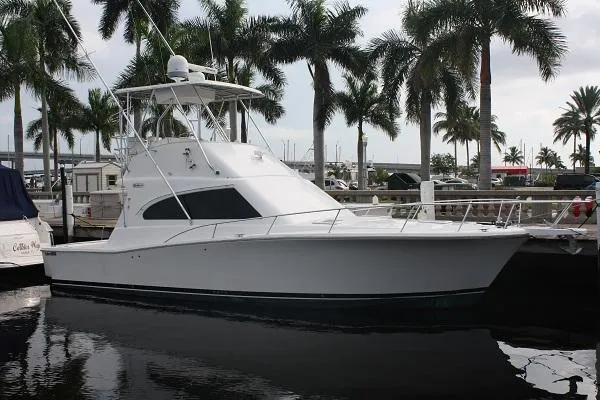 Slide: The Image of Luhrs 38 Convertible 2004 - 0