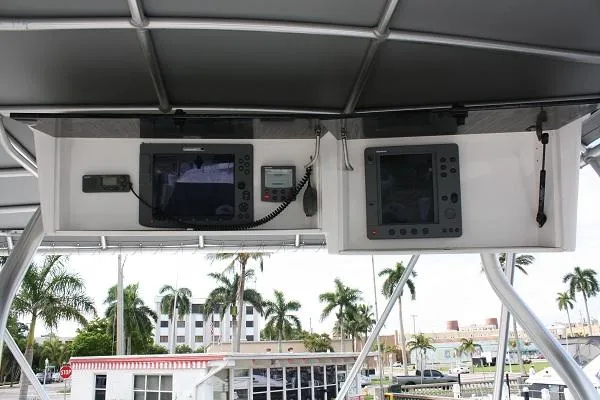 Slide: The Image of Luhrs 38 Convertible 2004 - 6