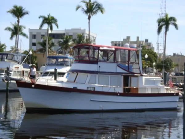 Slide: The Image of Marine Trader LRC DOUBLE CABIN 1979 - 0