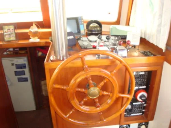Slide: The Image of Marine Trader LRC DOUBLE CABIN 1979 - 2