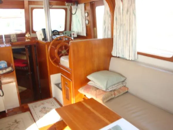 Slide: The Image of Marine Trader LRC DOUBLE CABIN 1979 - 3