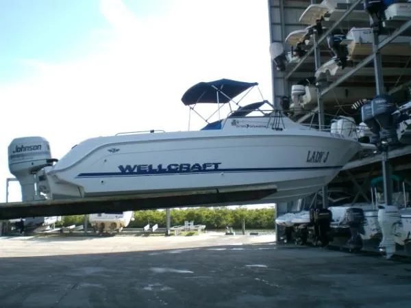 Slide: The Image of Wellcraft 238 Coastal 1996 - 0