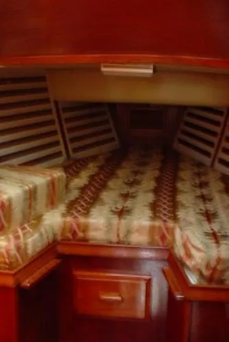 Slide: The Image of Endeavour Sloop Plan B 1982 - 11