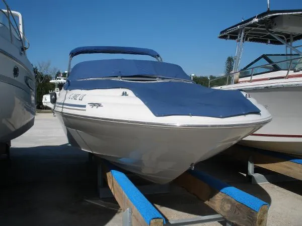 Slide: The Image of Sea Ray Sundeck 210 2000 - 1