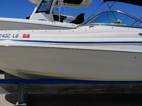 Slide: The Image of Sea Ray Sundeck 210 2000 - 10