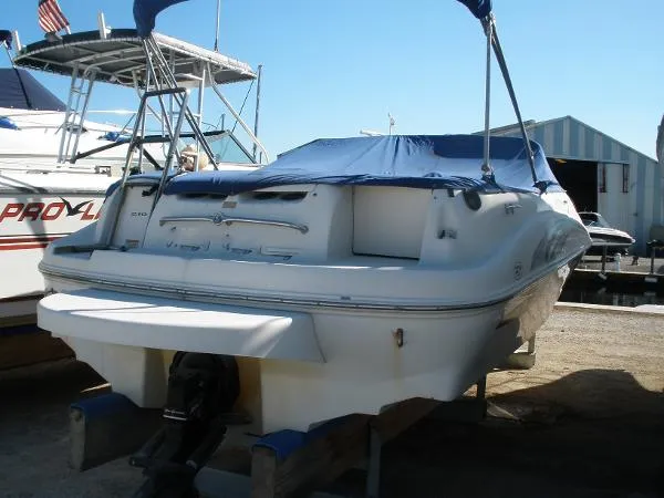 Slide: The Image of Sea Ray Sundeck 210 2000 - 3