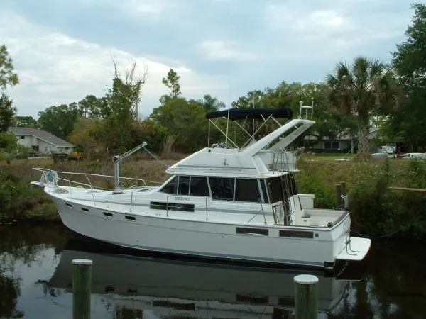 Slide: The Image of Bayliner 3888 Motoryacht 1989 - 0