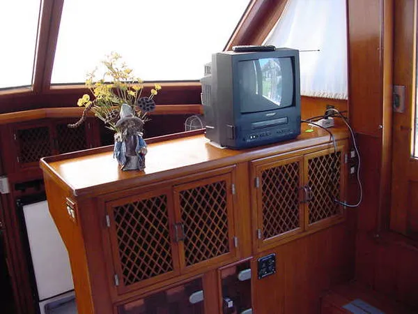 Slide: The Image of Marine Trader Motor Yacht 1987 - 7