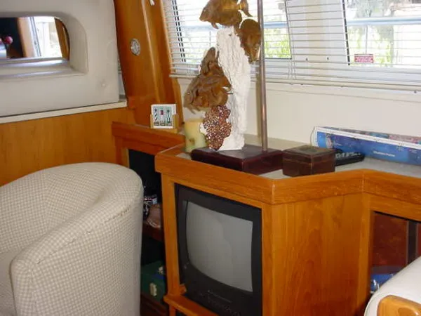 Slide: The Image of Mainship 430 Trawler 1999 - 6