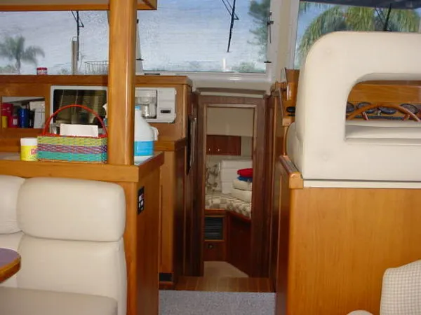 Slide: The Image of Mainship 430 Trawler 1999 - 7