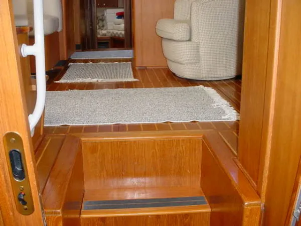 Slide: The Image of Mainship 430 Trawler 1999 - 8