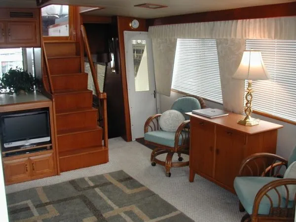 Slide: The Image of Ocean Alexander Cockpit Motor Yacht 1987 - 8