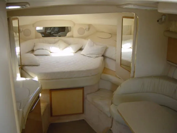 Slide: The Image of Sea Ray Sundancer 2000 - 2